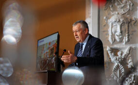 Александр Дрозденко поздравил соцработников Ленобласти