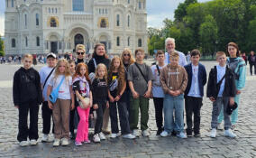 Детям из Курской области показали Петербург