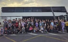 Юные енакиевцы с пользой проводят время в детских лагерях Ленобласти