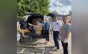 Из Ленинградской области в Курскую отвезли более тонны кормов для животных