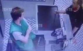 Вооруженный ножом мужчина пытался ограбить магазин в Колпино