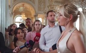 Минаев, Чебатков и Клава Кока станут ведущими цифровых маршрутов по Эрмитажу