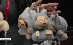 Лабубу с лицами российских политиков презентовали на полях ПМЭФ