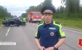 Двое погибли и шестеро ранены в ДТП под Тихвином