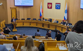 Губернатор и депутаты ЗакСа обсудят ключевые для Ленобласти вопросы