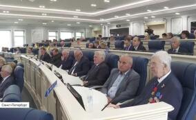 Депутаты Ленобласти ушли на каникулы