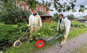 В Староладожском монастыре прошел субботник по благоустройству территории