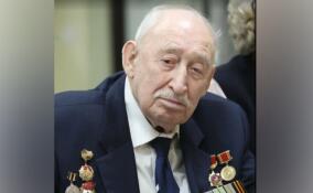 Ветеран Зиновий Меркин из Петербурга празднует 101-й день рождения