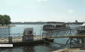 Новое электросудно «Стрельна» вышло на водные маршруты Невы