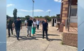 Николаю Циганову показали спортивные объекты, которые восстанавливают ленинградские специалисты в Енакиево