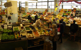 Жители Ленобласти отмечают День работника торговли