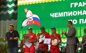 Губернатор Ленобласти поблагодарил аграриев на выставке достижений агропрома