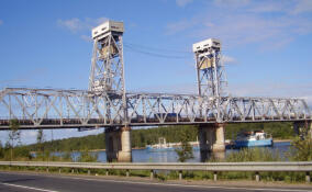 Трассу «Кола» перекроют на два часа из-за разводки моста через Свирь