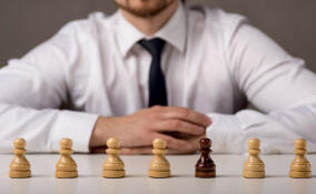 И вечный бой: 10 выгодных лет в ЕАЭС не мешает Бишкеку поглядывать на Лондон