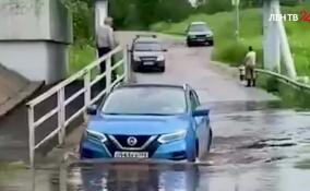 Ленавтодор взял на контроль вопрос с подтоплением дороги в Бабино