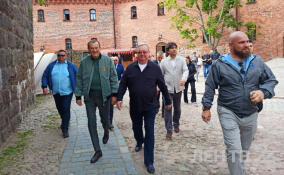 Александр Дрозденко и Сергей Степашин посетили Выборгский замок