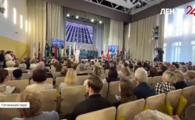 Александр Дрозденко принял участие в пленарном заседании областного педагогического совета