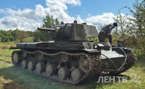 В Танковом парке «Стальной десант» прошло показательное выступление экипажа КВ-1