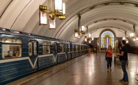 Петербургский метрополитен выделит 200 млн на переделку головных вагонов в пассажирские