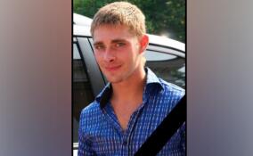 В Сланцах в последний путь проводят героя СВО Даниила Константинова