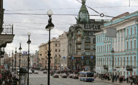 На Невском проспекте восстановлено движение автобусов и троллейбусов