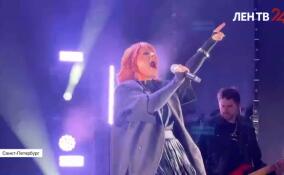 Юлия Савичева выступила в Пулково