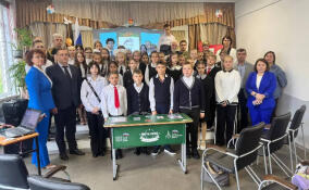 В трех школах Ленобласти открыли Парты Героя