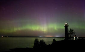Яркое северное сияние наблюдали минувшей ночью в Ленобласти