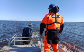 На Ладоге спасли попавшего в беду мужчину