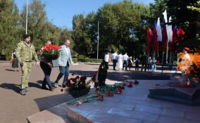 В 82-ю годовщину освобождения Енакиево сотрудники ЕМЗ почтили память погибших