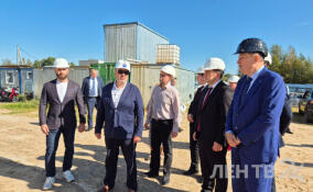 Александр Дрозденко оценил ход строительства школы в деревне Сухое