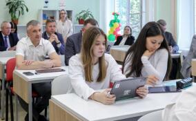 В школе поселка Каменка появился передвижной компьютерный класс