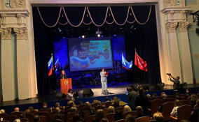 Анна Данилюк вручила благодарности отличившимся сотрудникам Управления миграции