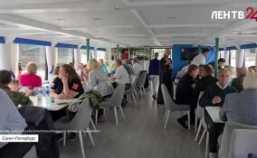 Ветераны атомной промышленности отправились на прогулку по рекам и каналам Петербурга