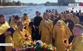 Как прошел водный крестный ход в день перенесения мощей Александра Невского