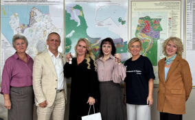 Двое педагогов получили ключи от новых квартир в Кингисеппе