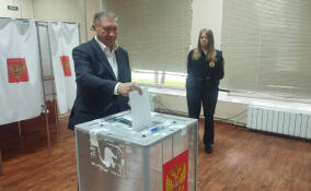 На выборах губернатора Ленобласти проголосовал Сергей Яхнюк