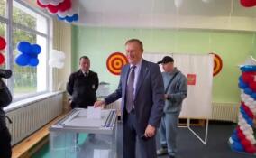 Александр Дрозденко проголосовал на выборах губернатора Ленобласти