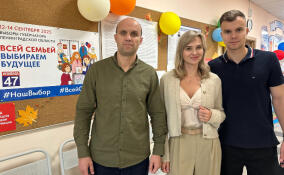 На выборах губернатора проголосовал депутат Заксобрания Ленобласти Михаил Макаров