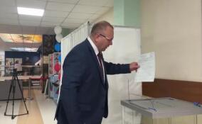 Кандидат на пост губернатора Ленобласти Игорь Новиков проголосовал на выборах