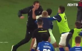 Футболисты «Родины» и «Факела» устроили массовую драку в матче 10-го тура Первой лиги