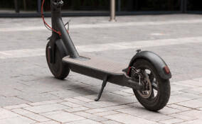 Электросамокатчик погиб в ДТП в деревне Малое Рейзино