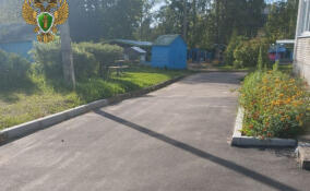 Прокуратура заставила привести в порядок тротуары в Тихвине