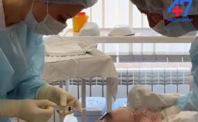 В Ленинградской детской областной больнице лечат четырехлетнюю девочку с редкой наследственной болезнью