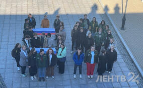 Волонтеры и члены студотрядов в Гатчине встретились с ветераном СВО