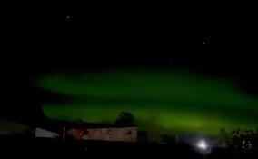 Зеленые огни Авроры раскрасили небо над Ленобластью