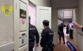 Арестованы еще двое обвиняемых по делу о массовой гибели людей от суррогата в Ленобласти