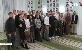 Игроки ФК «Ленинградец» посетили Театр на Васильевском