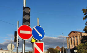 В Выборге на Ленинградском проспекте продолжается обустройство светофорного комплекса