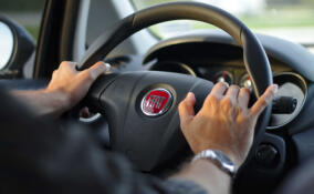 Более 6 тысяч ленинградцев с начала года из-за долгов на время лишились водительских прав